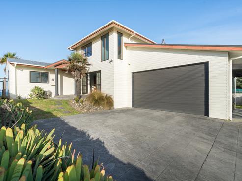 235 Pukehina Parade, Pukehina