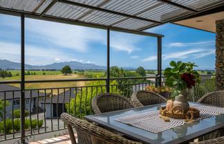 27 Pine Hill Rise, Fairhall