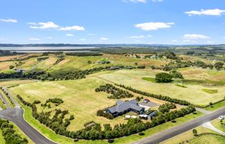 18 Kaipara Lake Road, South Head
