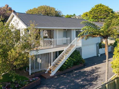 8 Makatote Grove, Churton Park