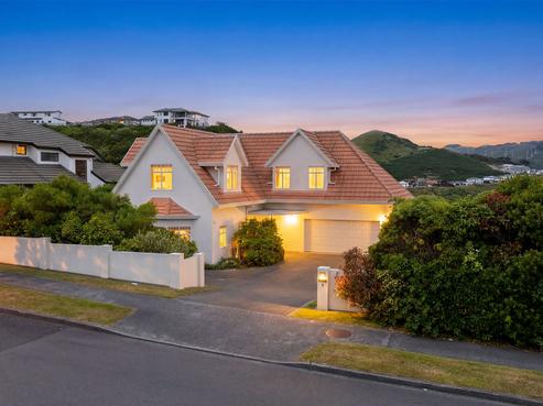 4 Amesbury Drive, Churton Park