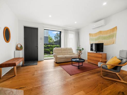 29/82 East Coast Road, Milford