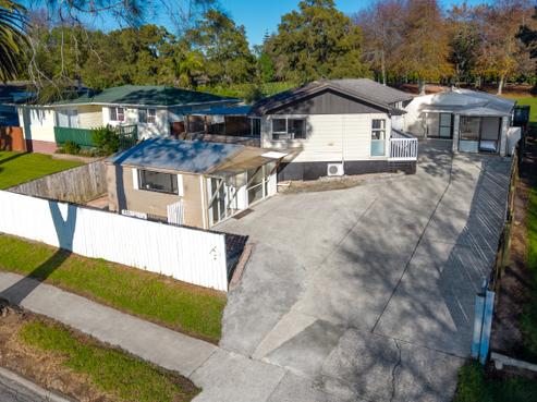 12 Sandrine Avenue, Clover Park