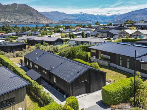23 Matipo Street, Wanaka