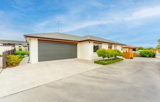 2B Chateau Close, Gleniti