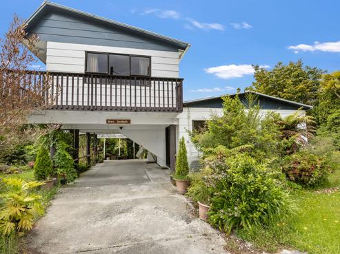 27 Nikau Heights, Karamea