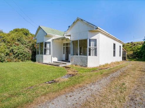 2026 Lumsden Dipton Highway, Dipton