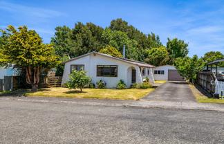 7 Willow Brook, Eltham