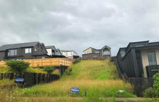 10 Grand Ridge Avenue, Flat Bush