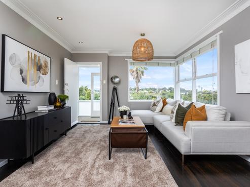 8 Currie Avenue, Hillsborough