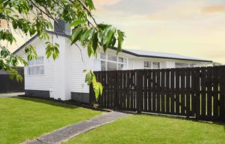 10 Pamela Place, Deanwell