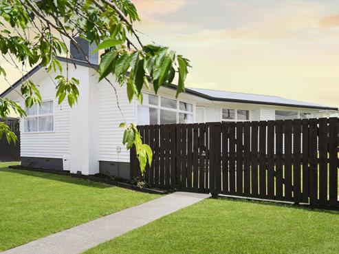 10 Pamela Place, Deanwell