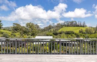 12 Waiata Road, Onetangi
