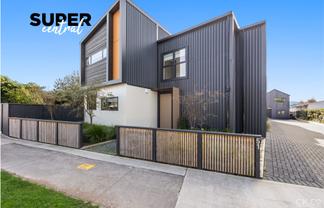 1/51 Kings Crescent, Lower Hutt