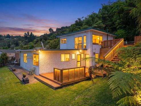 11 Bogle Grove, Stokes Valley