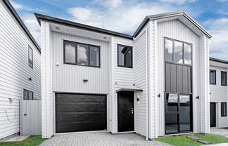 8B Gardiner Grove, Mangere East