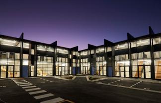 STORAGE / RETAIL / OFFICE NEAR SYLVIA PARK
