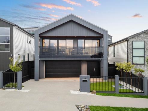 16 Pakirikiri Street, Long Bay