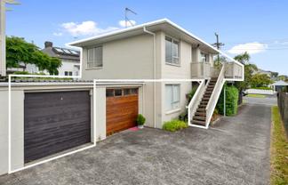 3/132 Victoria Road, Devonport