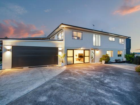 42 Albatross Road, Red Beach