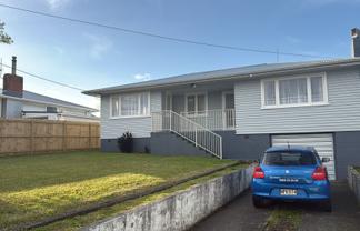 100 Triangle Road, Massey