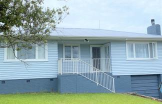 100 Triangle Road, Massey