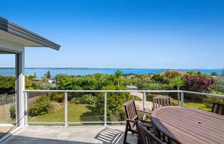 1326 Whangaparaoa Road, Army Bay
