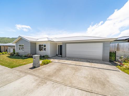 27 Brian Hughes Road, Wainuiomata