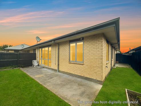 8/10 Collins Street, Addington