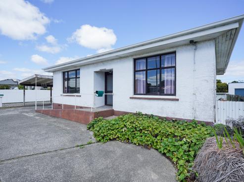 669 Tweed Street, Newfield