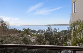 3E/175 Hurstmere Road, Takapuna