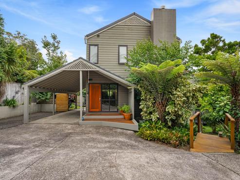 892 Beach Road, Waiake