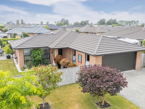 8 Austin Reid Avenue, Carterton