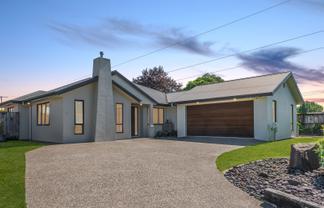 49 Stoneleigh Drive, Chartwell