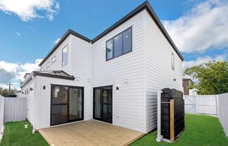 8D Gardiner Grove, Mangere East