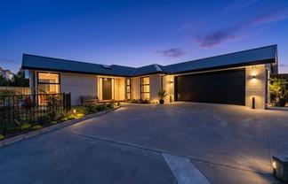 24 Barbados Way, One Tree Point