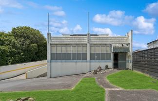 VACANT WORKSHOP/OFFICE – OCCUPY OR INVEST
