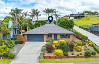 101 Estuary View, Whangamata