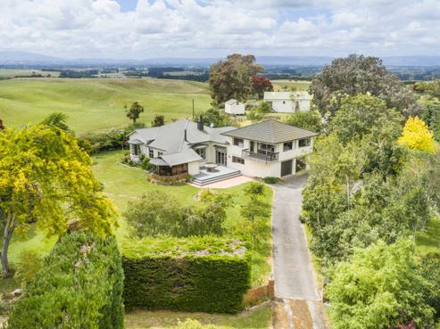 852 Penny Road, Sanson
