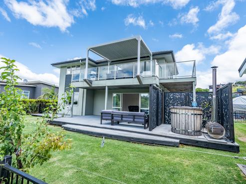 100 Estuary View, Whangamata
