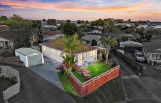 2/8 Martha Lane, Clendon Park