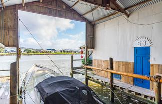 Boatshed/6155/50 Riverside Drive, Riverside