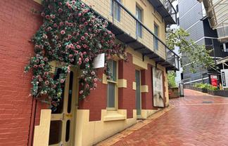 Ground salon/massage/health for LEASE or SALE!