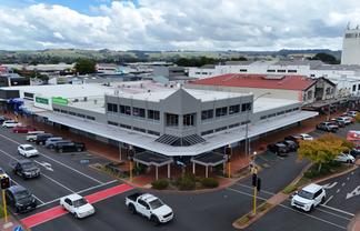 Strong Cashflow, Prime Freehold Location