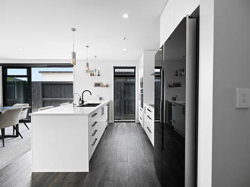 14 Voight Avenue, Greenhill Park