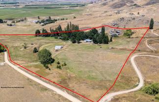 135 McIntosh Road, OMAKAU