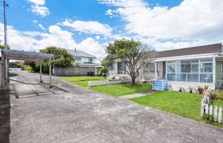 2/67A Roberton Road, Avondale