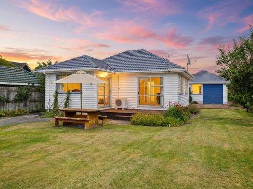 230 Avonhead Road, Avonhead