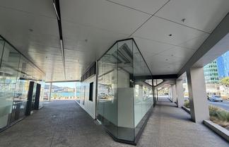 Small but prominent waterfront retail