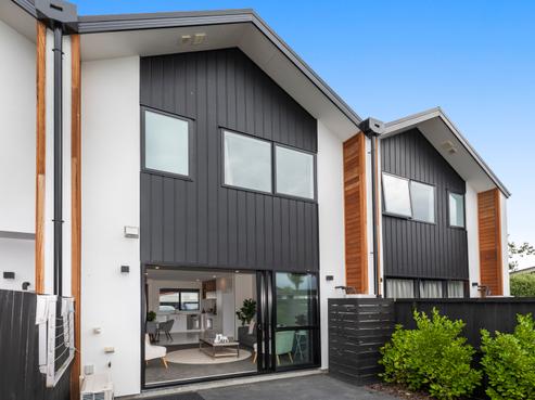 2/140 Saint Albans Street, Saint Albans